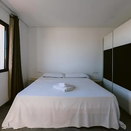Torres Is A Great Only A 10 Minute Walk From The Centre Of Playa Den Bossa Villa