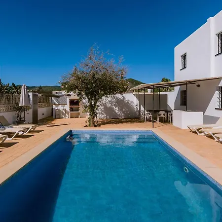 Torres Is A Great Only A 10 Minute Walk From The Centre Of Playa Den Bossa Villa